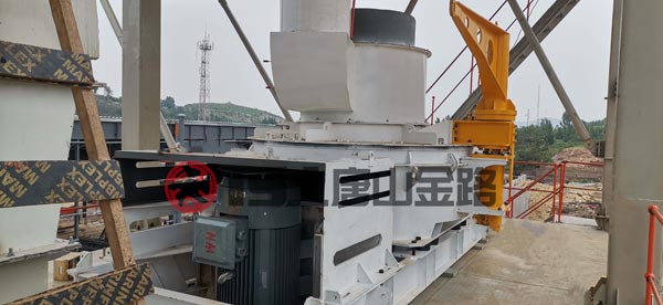 錘破、對(duì)輥破、立軸沖擊破三種制砂設(shè)備優(yōu)劣對(duì)比