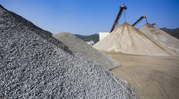 投資一家制砂廠能賺錢嗎？什么樣的制砂機(jī)生產(chǎn)效率高？