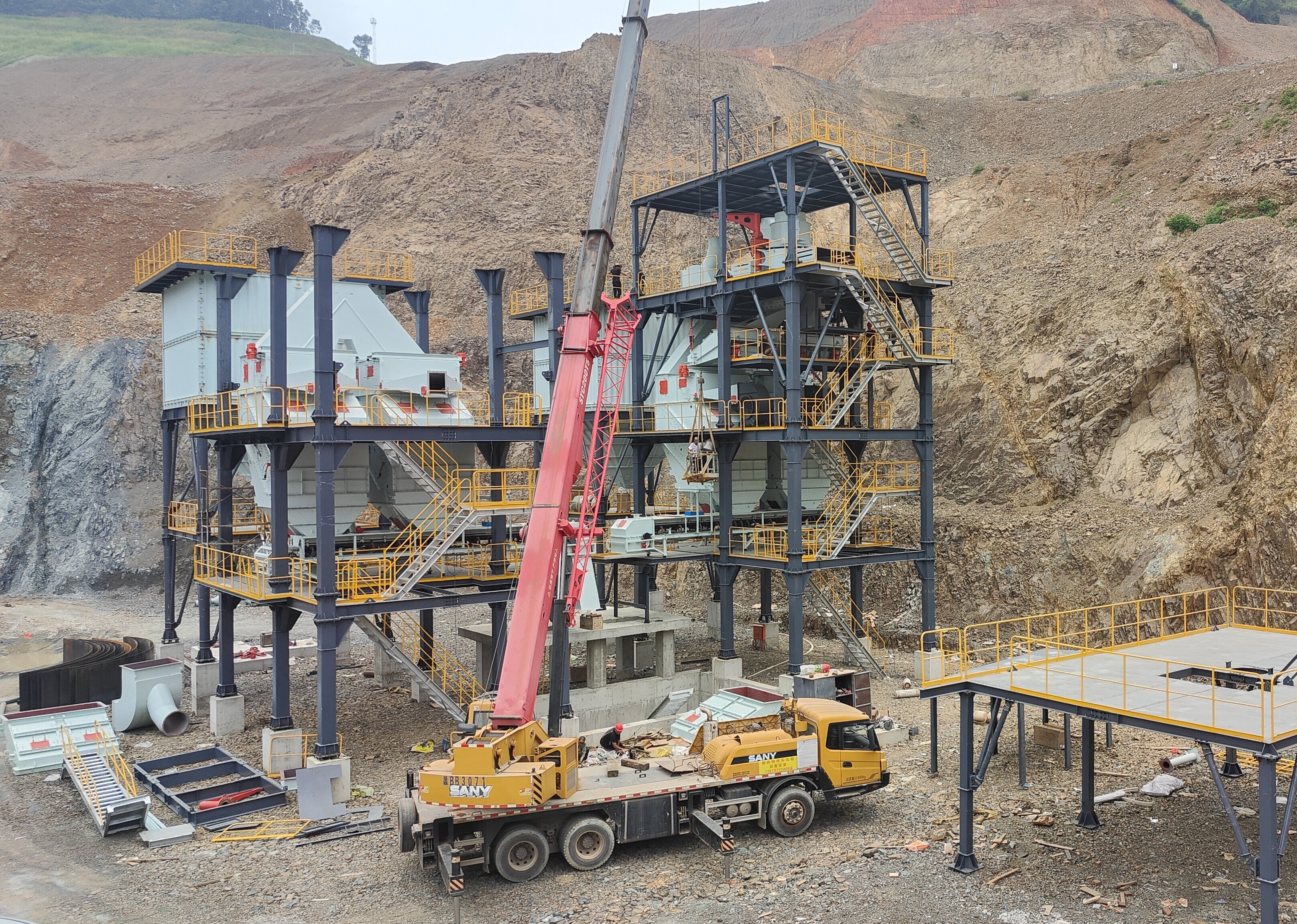 制砂樓 VS 水洗砂：全生命周期成本對(duì)比，誰(shuí)才是砂石生產(chǎn)的 “性價(jià)比之王”？? ? ? ?